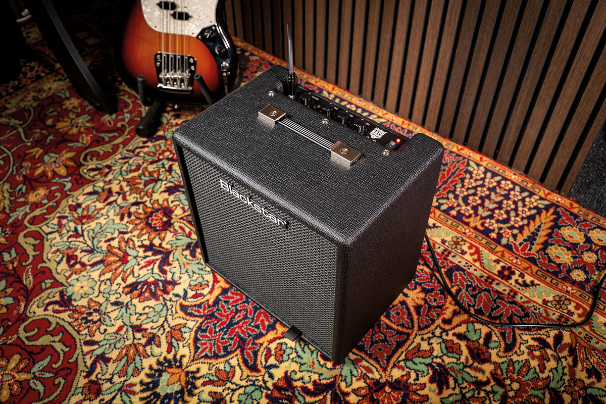 Гітарний комбопідсилювач BLACKSTAR DEBUT BASS 25